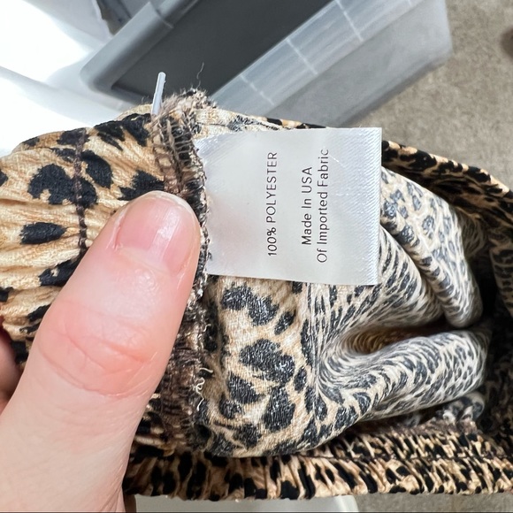 EVEREVE Peyton Jensen Whitney Pant LEOPARD SPILT LEG PANTS-size xs - Picture 8 of 9